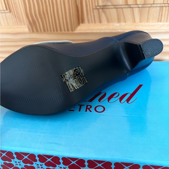 Banned Retro Navy Blue Red and White Nautical Vintage Pump 4th of July Heels 38 - Picture 4 of 6